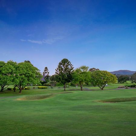 Fairway Village @ Windaroo Lakes Golf Club Ngoại thất bức ảnh